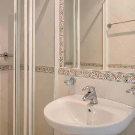 Sleeps 6 With Pool Air Con And Wifi Vale do Lobo