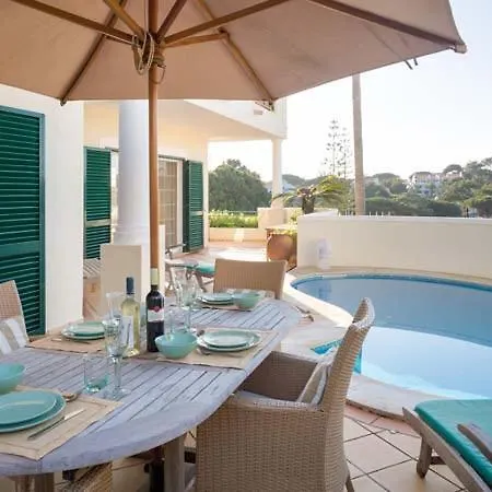 Apartmán Sleeps 6 With Pool Air Con And Wifi *