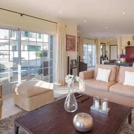 Apartmán Sleeps 6 With Pool Air Con And Wifi